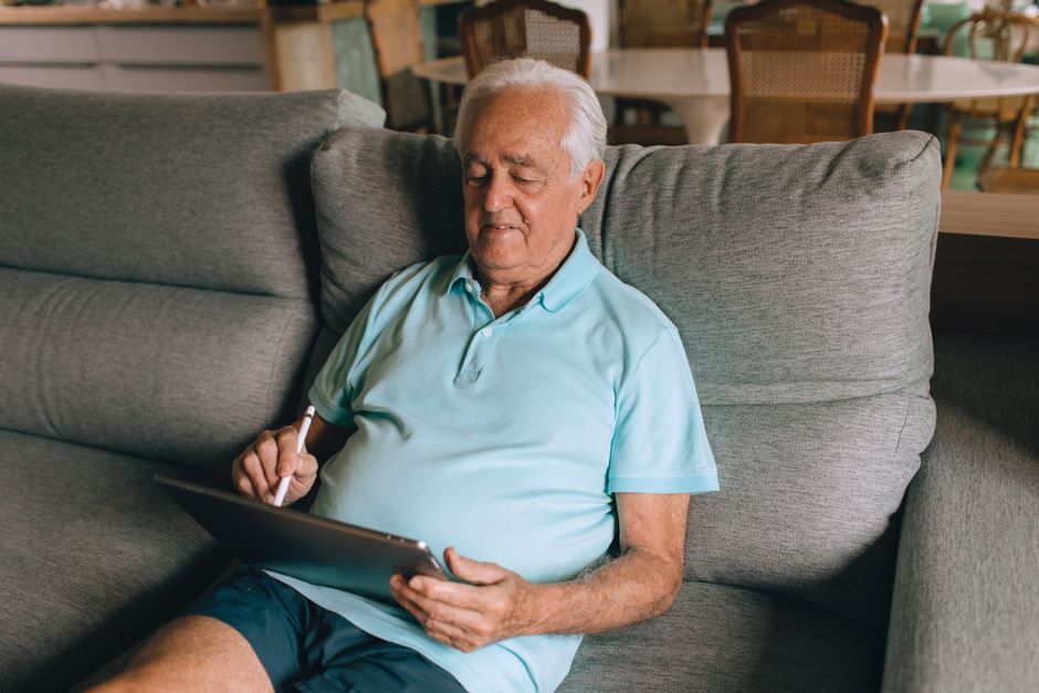 Foam roller for seniors: how to use it safely