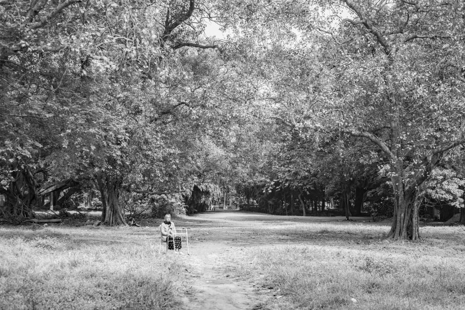 Walking workout for seniors: how to get 10000 steps safely