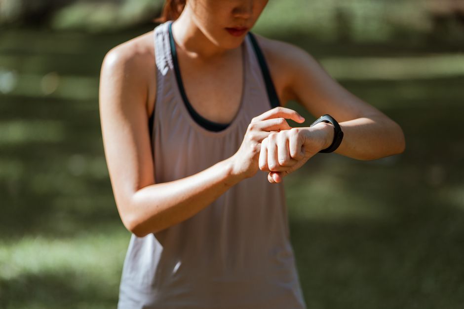 How to Actually Use Your Smartwatch to Get Stronger After 60
