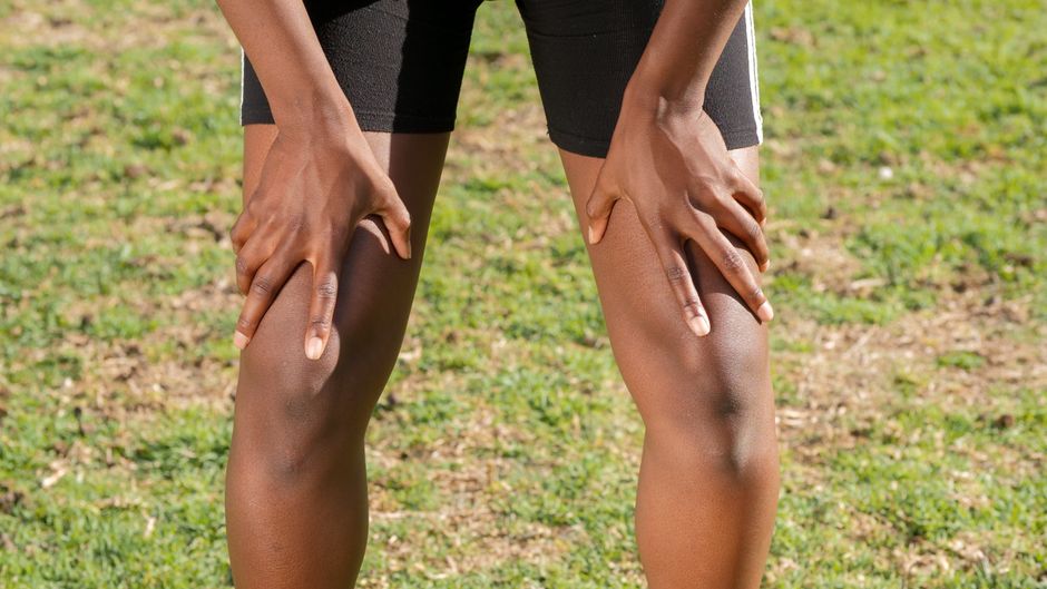 How to relieve knee pain in seniors without surgery