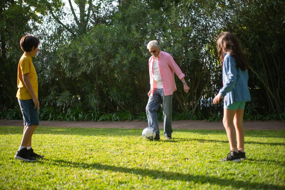 How Social Activities Keep Seniors Strong and Mobile