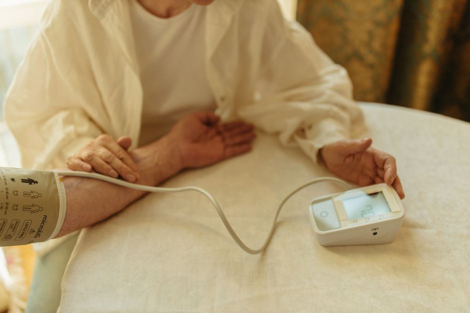 Healthy weight for seniors: what BMI means after 65